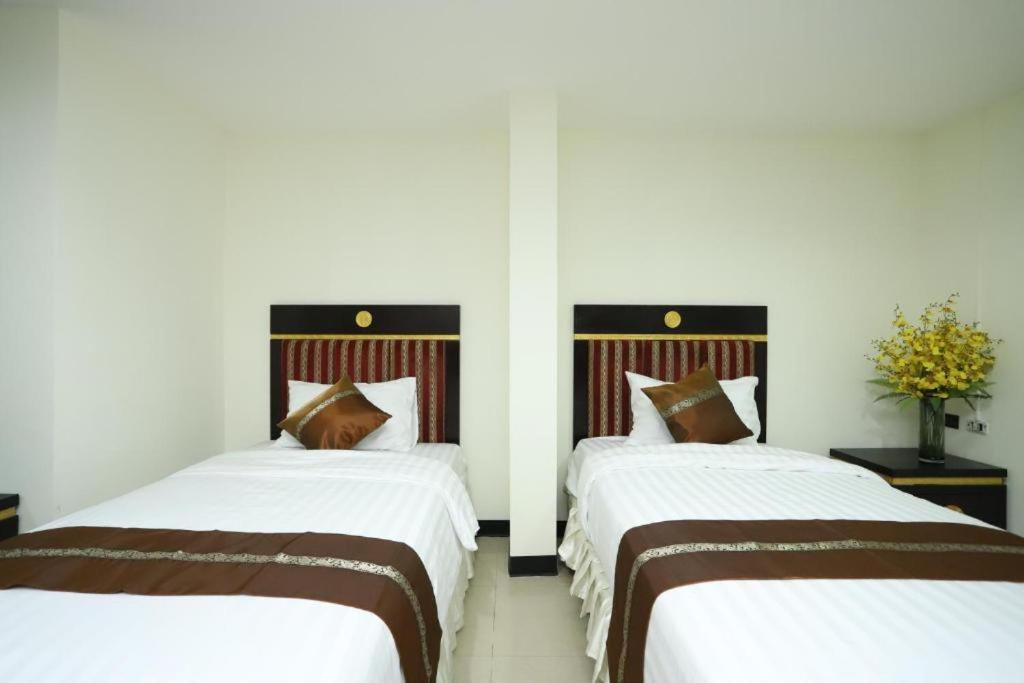 Lucky Palace Hotel 曼谷 外观 照片